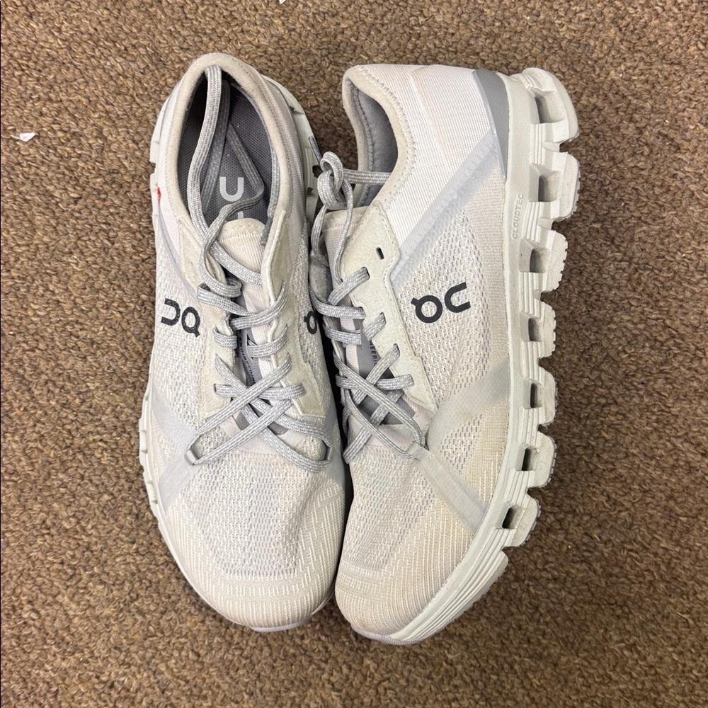 On Running Cloud X Light Gray Shoes Size 8 - Picture 4 of 6